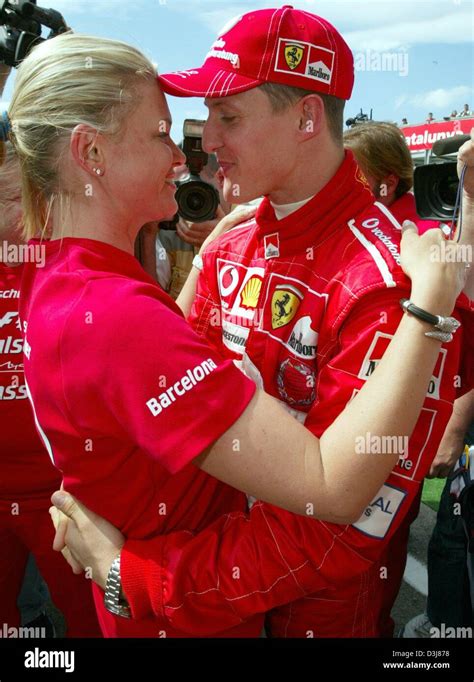 Dpa Deutsche Formel 1 Weltmeister Michael Schumacher Ferrari Umarmt