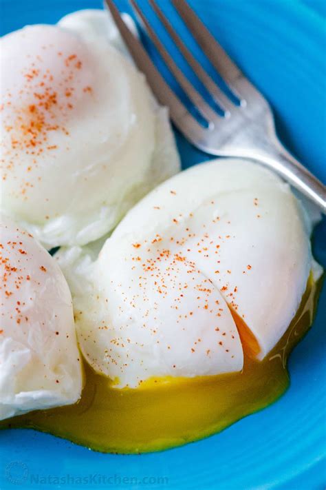Poached Eggs - Perfect Every Time! (VIDEO) - NatashasKitchen.com