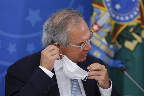 Teste de Paulo Guedes para covid 19 dá negativo informa ministério