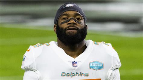 Xavien Howard reports to Dolphins camp without adjusted contract