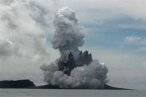 Pourquoi L Ruption Du Volcan Hunga Aux Tonga A T Si Puissante