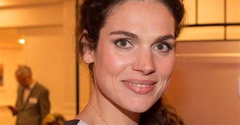 Serie Anna Drijver In Najaar Op Tv Lifestyle Telegraafnl