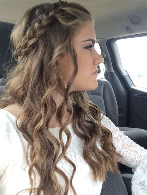 20 Graduation Hairstyles For Girls Special Day Feed Inspiration