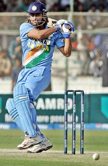 Mahendra Singh Dhoni Dispatches One Down The Leg Side Espncricinfo