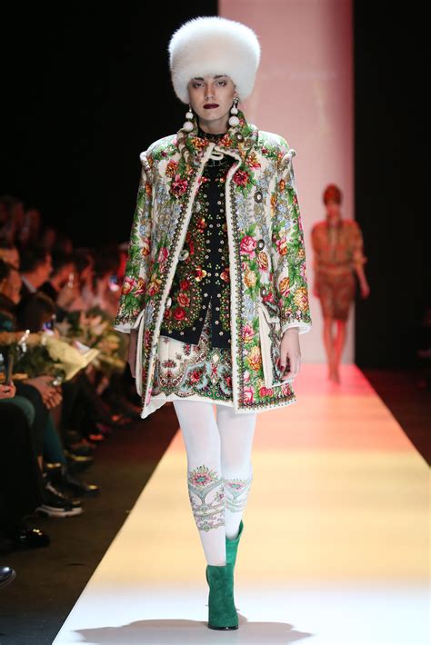 Pin van GraziaGrazia op Fashion russe 🪆