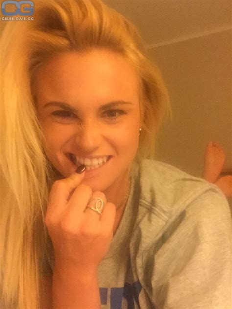 Carly Booth Nude Hot Leaked Pics Naked Uncensored