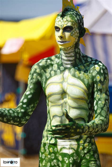 Мужской боди арта - 81 фото