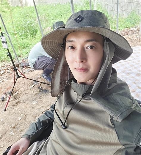Kim Hyunjoong Responds To Hallyu Stars Decline Report By Taking On