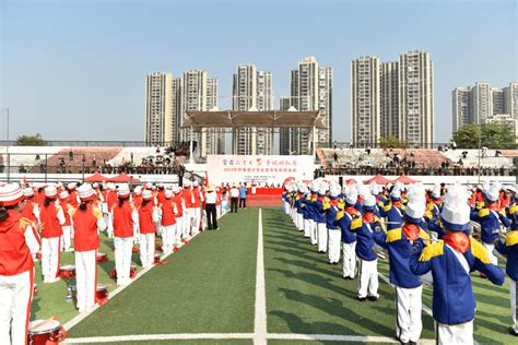 学习二十大 争做好队员！怀集少先队仪仗队展风采活动少先队员颁发奖牌