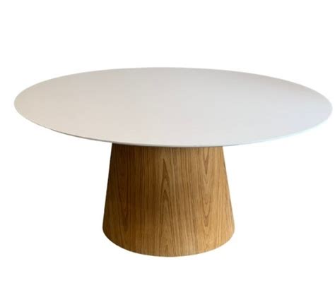 Mesa De Jantar Cone Oval X Cm Tampo Laqueado Base Madeira Freij