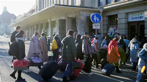 Nem Ii S Au S Turat De Refugia Ii Ucraineni Iat De C I Bani