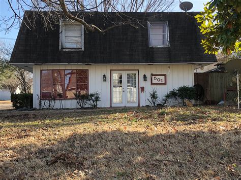 501 W 4th St Kaufman Tx 75142 Zillow
