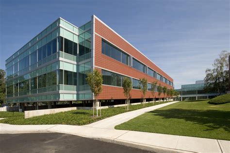 jll  lease corporate center  trillion dollar mile njbiz