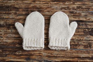 Ravelry Ruskanlehti S The World S Simplest Mittens