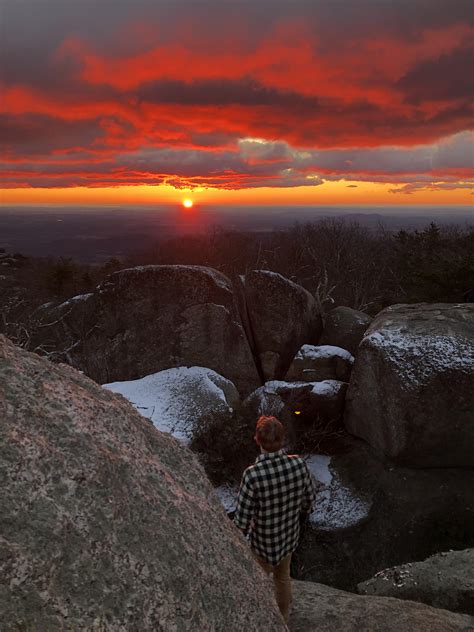 Sunrise atop old rag mountain in VA, USA : r/SkyPorn