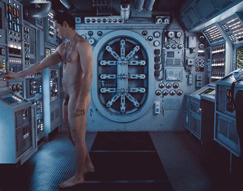 Provocative Wave For Men Can You Name This Naked Celebrity And The Show This Scene Is From