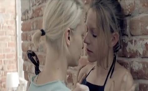 Agnieszka Zulewska Lesbian Scene In The Kiss AZNude