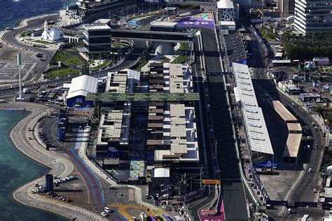 F1 Saudi Arabian Grand Prix Start Time Starting