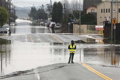 Pajaro River levee breaches; evacuations underway in flooded town