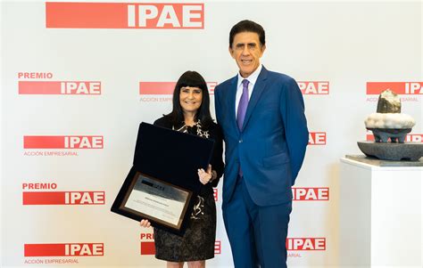 IPAE Acción Empresarial otorga a Mariana Rodríguez el PremioIPAE