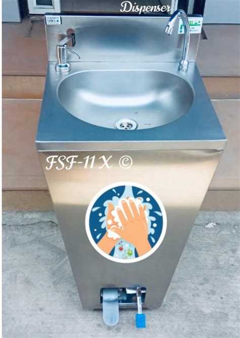 SS304 Foot Operated Hand Wash Sink With Foot Operated Hand Sanitizer At