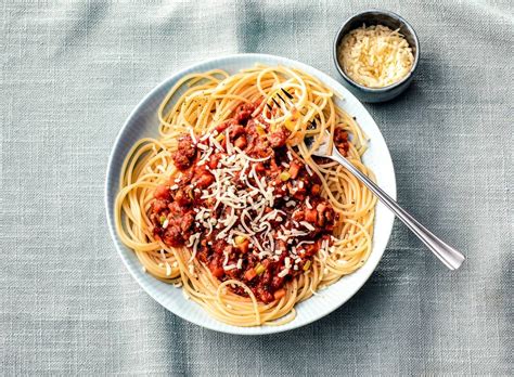 Spaghetti Bolognese Met Geraspte Kaas Recept Allerhande Albert Heijn