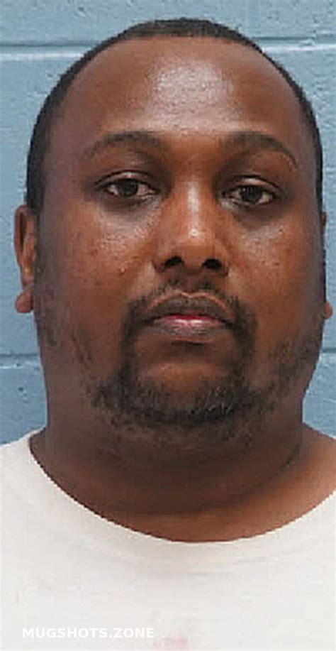 THADDEUS DEMAND MENNEFIELD 11 01 2022 Lee County Mugshots Zone