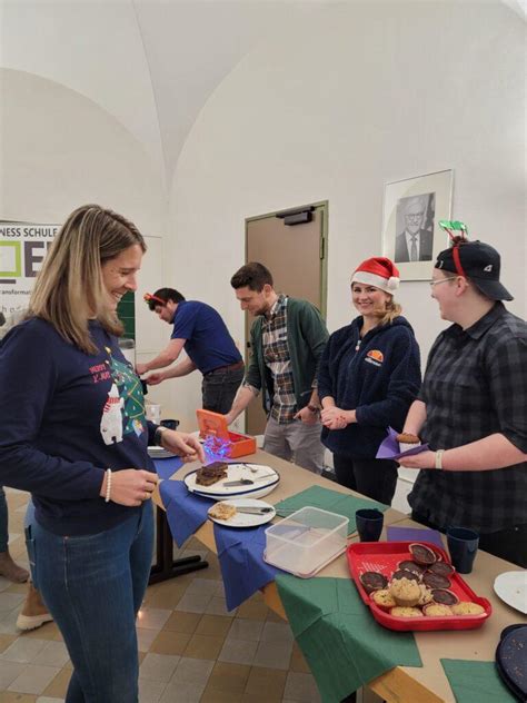 Weihnachtsverkauf der SMV zugunsten des Haus für das Leben e V