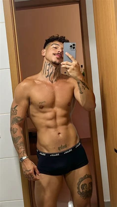 Famosos Ryan Silveira E Fabuus Em Putaria Gay No Motel Famosos Nus