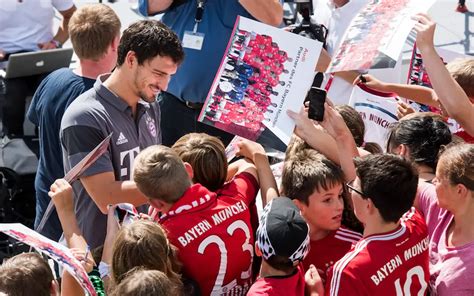 Fahrzeuguebergabe Audi An FC Bayern Sporteconomy