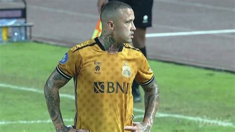 Pemain Persita Anggap Pernampilan Radja Nainggolan Biasa Saja