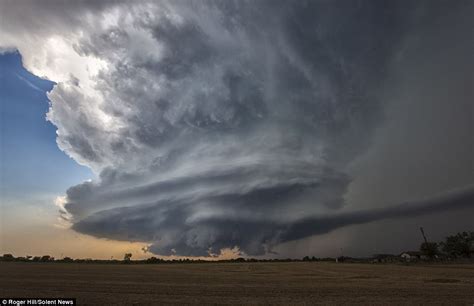 Stunning Photos Of Supercells Show Natures Beauty Before Storms Hit