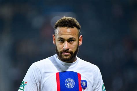 Mercato Neymar Veut Rester Au PSG Messi Devrait Partir