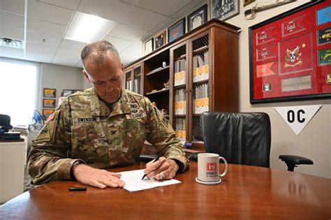 Usace Hq On Twitter Stpaulusace Commander Col Eric Swenson Signs