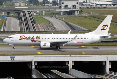 9M LRS Batik Air Malaysia Boeing 737 8 MAX Photo By Harry Shan ID