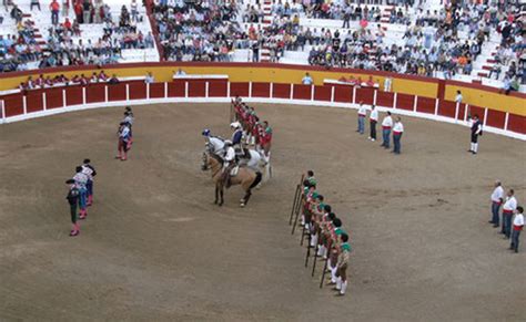 Corrida Da Ovibeja A 3 De Maio Sol E Sombra