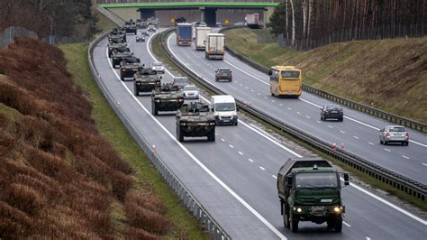 Kolumny wojskowe na drogach Sztab Generalny wydał komunikat