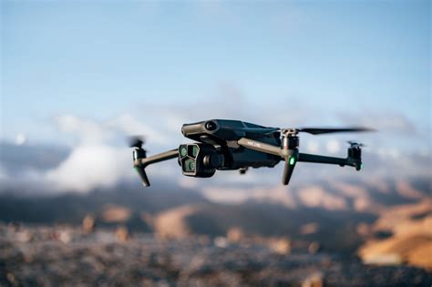 The Dji Mavic 3 Pro Drone Has 3 Cameras Popular Photography