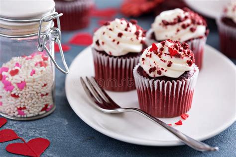 Red Velvet Cupcakes For Valentines Day Stock Image Image Of Cupcakes