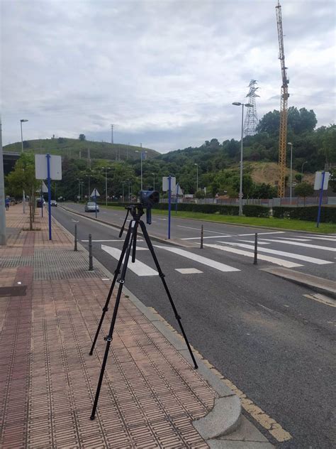 Barakaldo pone en marcha su primer radar móvil para controlar que se