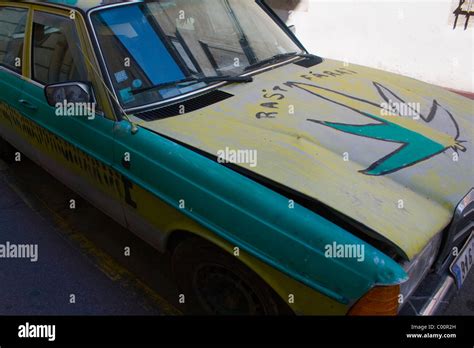 Junky Car Hi Res Stock Photography And Images Alamy