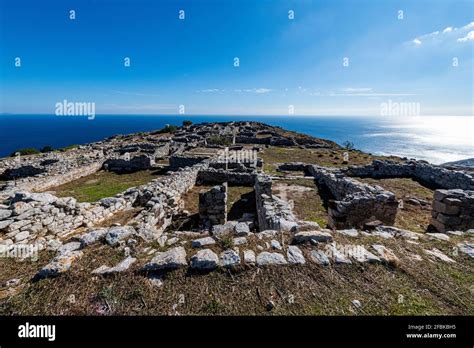 Ruins ancient thera clear line horizon over aegean sea background hi ...