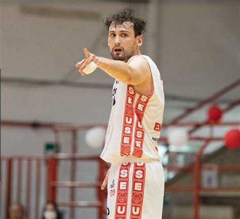 De Leone Torna AllUse Il Nuovo Pivot Biancorosso Arriva Dalla Virtus