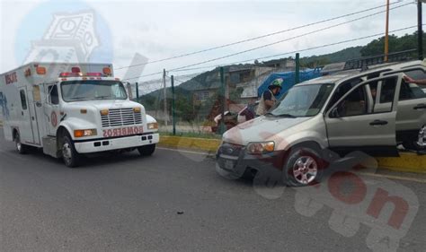 CHOQUE DE CAMIONETAS DEJA UNA SEXAGENARIA HERIDA La Razón Huejutla