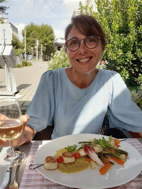 Rencontre Nathalie 55 Ans La Roche Sur Yon Jeune Femme De 52 Ans