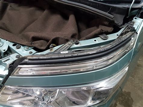 151 — Уплотнители на фары (Original) — Toyota Voxy (3G), 2 л, 2014 года ...