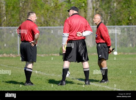 Umpire Hi Res Stock Photography And Images Alamy