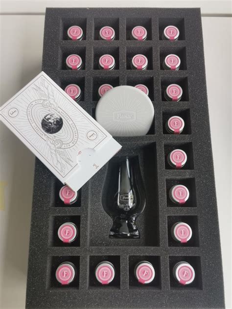 Flaviar Whiskey Tasting Kit Samples 45ml 24 Bottles Auction