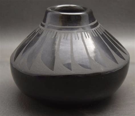 SANTA CLARA POTTERY VASE (TAPIA)