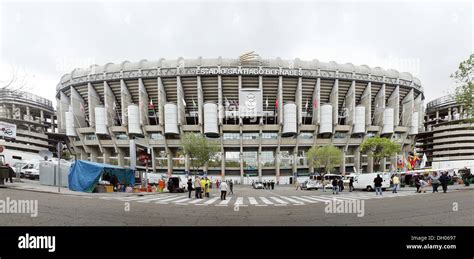 Outside Bernabeu Stadium Hi Res Stock Photography And Images Alamy